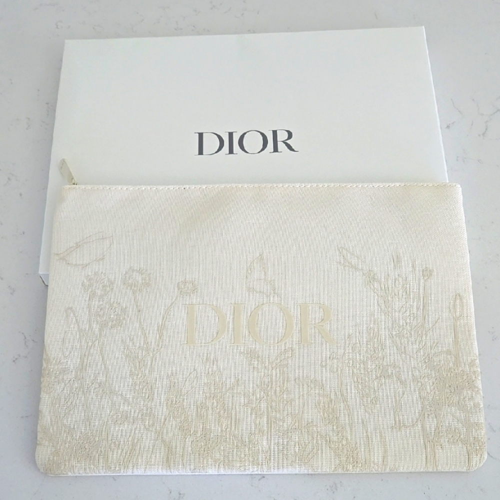 New in box never used DIOR pouch bag flat style pouch w/ linen raffia look DIOR